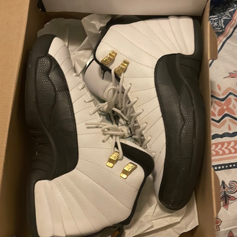 Retro Jordan 12 size 6 boys 'TAXI' Limited edition